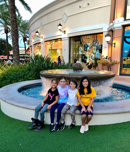 Clothing Store «Old Navy», reviews and photos, 634 Spectrum Center Dr, Irvine, CA 92618, USA