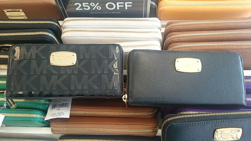 Shopping Mall «Aurora Farms Premium Outlets», reviews and photos, 549 S Chillicothe Rd, Aurora, OH 44202, USA