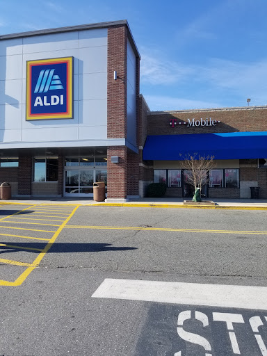 Shopping Mall «Laurel Lakes Centre», reviews and photos, 14700 US-1, Laurel, MD 20707, USA