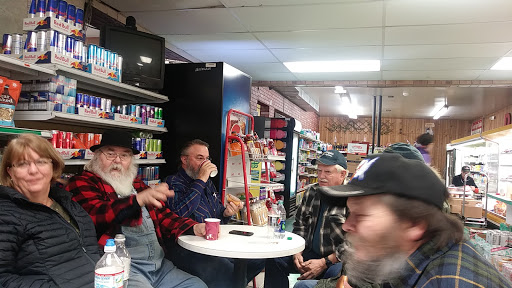 Grocery Store «Gaston Market», reviews and photos, 222 Front St, Gaston, OR 97119, USA