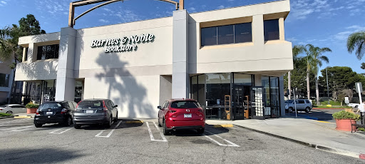 Shopping Mall «Villa Marina Marketplace Mall», reviews and photos, 13450 Maxella Ave # 240, Marina Del Rey, CA 90292, USA