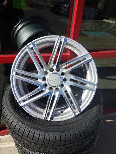 Tire Shop «Discount Tire Store - Smyrna, TN», reviews and photos, 738 President Pl, Smyrna, TN 37167, USA