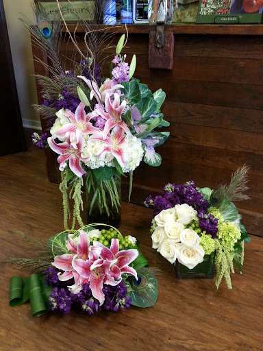 Florist «Autumn Rose Flower & Gift Shoppe», reviews and photos, 990 Bridgeport Ave, Milford, CT 06460, USA