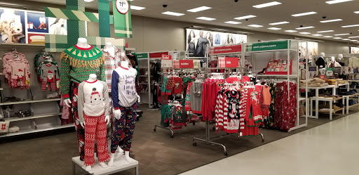 Department Store «Target», reviews and photos, 1555 N Tomahawk Island Dr, Portland, OR 97217, USA