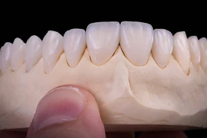 Dentz Clinica Dental image