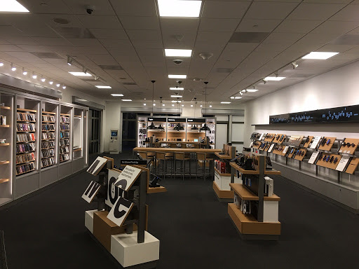 Cell Phone Store «Verizon», reviews and photos, 2990 E Germann Rd #7, Chandler, AZ 85286, USA