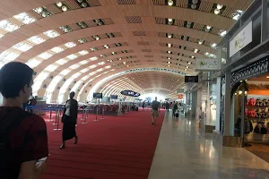 Bottega Veneta Paris Aeroport Charles de Gaulle Terminal 2E Hall M image