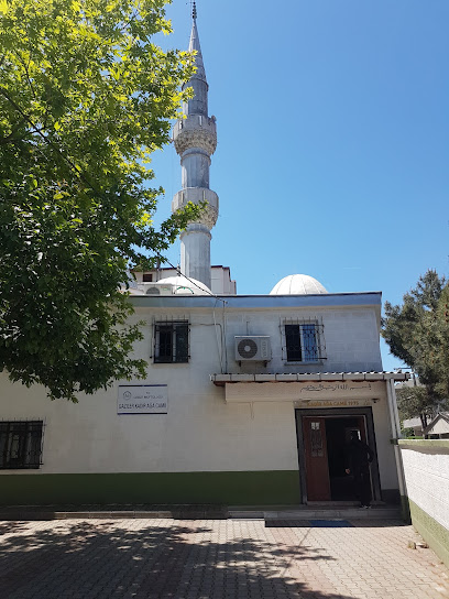 T.C Yeni Kadiraga Camii