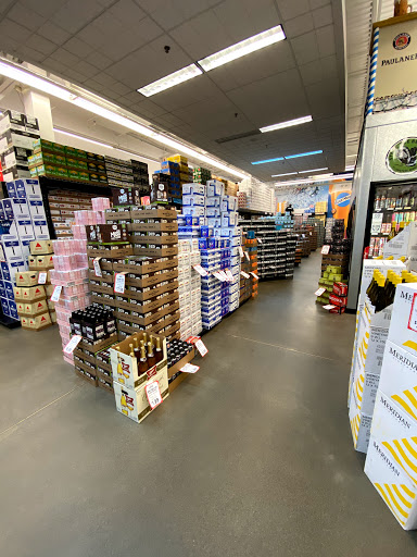 Liquor Store «Liquor Boy Wine and Spirits», reviews and photos, 5620 Cedar Lake Rd, St Louis Park, MN 55416, USA