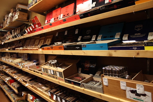 Tobacco Shop «Tinder Box Collierville», reviews and photos, 3615 S Houston Levee Rd, Collierville, TN 38017, USA