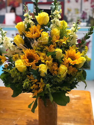 Florist «A Little Castle Flower Shop», reviews and photos, 602 S F St F, Harlingen, TX 78550, USA