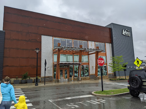 Outdoor Sports Store «REI», reviews and photos, 161 Town Square Pl, King of Prussia, PA 19406, USA