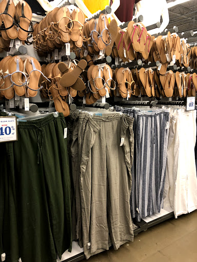 Clothing Store «Old Navy», reviews and photos, 2100 S University Dr, Davie, FL 33324, USA