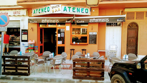 Café Bar Manolo - Avenida de España, 3, Av.Espana, 1, 29793 El Morche, Málaga
