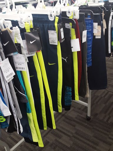 Clothing Store «Burlington Coat Factory», reviews and photos, 311 Rohnert Park Expy, Rohnert Park, CA 94928, USA