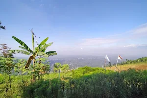Paralayang Sidoluhur Lawang East Java image