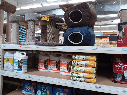 Pet Supply Store «Mounds Pet Food Warehouse», reviews and photos, 2110 S Stoughton Rd, Madison, WI 53716, USA