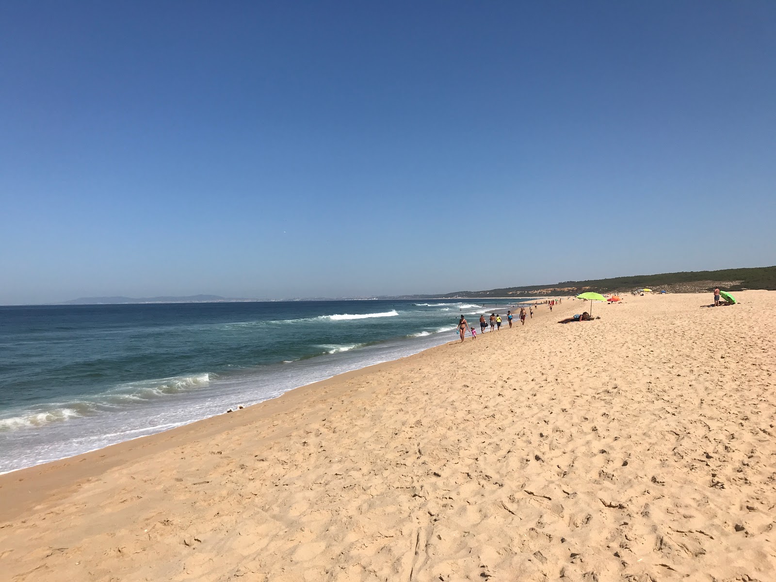 Praia da Lagoa de Albufeira-Mar'in fotoğrafı imkanlar alanı