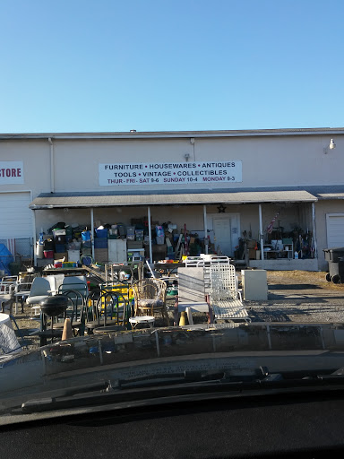 Sisters Bargain Cleanouts, 251 Airport Rd, New Castle, DE 19720, USA, 
