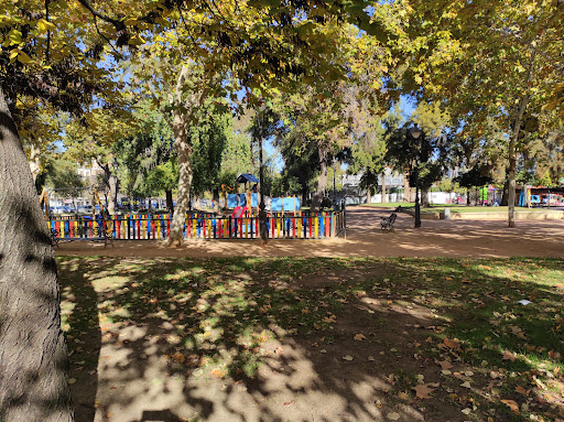 Parque infantil junto al Mercado Victoria
