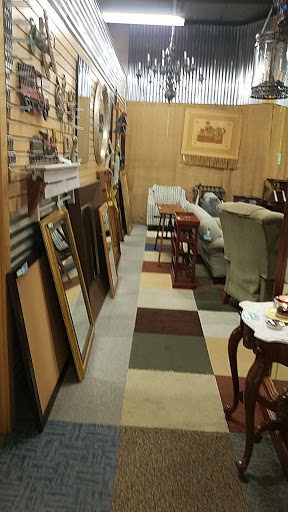 Consignment Shop «Retreat Home & Lifestyle Resale Store», reviews and photos, 1501 US-190, Covington, LA 70433, USA