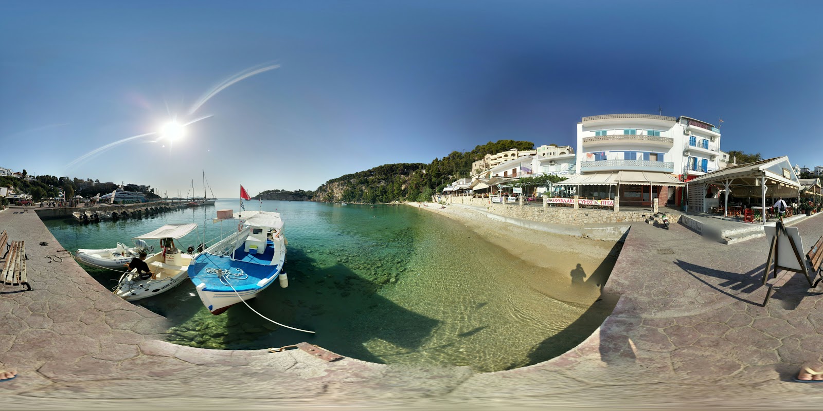Photo de Paralia Patitiri avec baie spacieuse