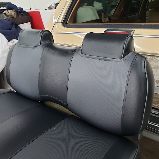 Chrissy's Automotive & Headliners en Nokomis