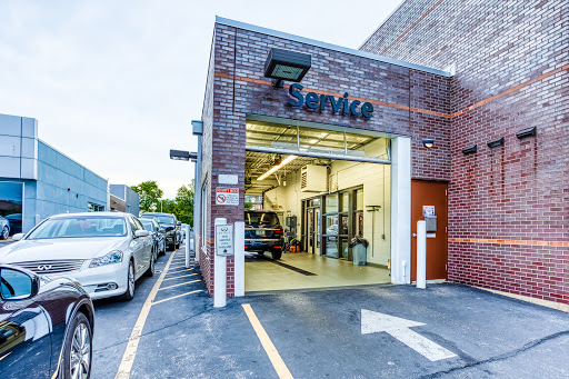 Infiniti Dealer «Plaza Infiniti», reviews and photos, 755 N New Ballas Rd, Creve Coeur, MO 63141, USA