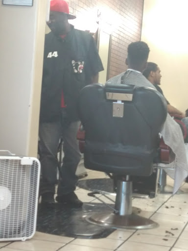 Barber Shop «KNUCKLEHEADZ BARBERSHOP», reviews and photos, 313 Rankin Rd, Houston, TX 77073, USA