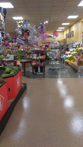 Grocery Store «Stop & Shop», reviews and photos, 540 Squire Rd, Revere, MA 02151, USA