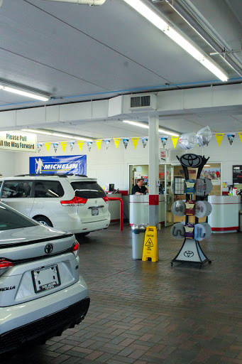 Car Dealer «Don Jacobs Toyota», reviews and photos, 5727 S 27th St, Milwaukee, WI 53221, USA