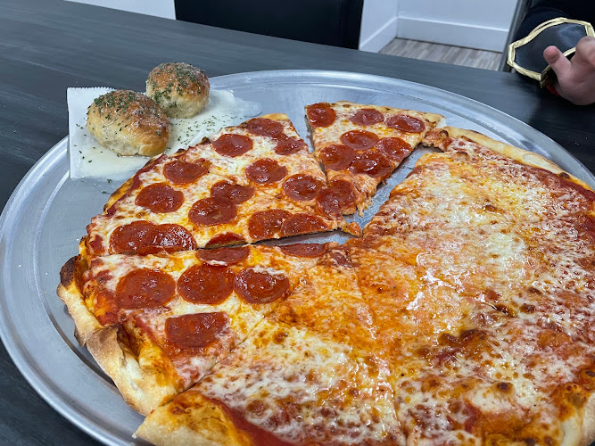 #5 best pizza place in Aventura - Mario The Baker