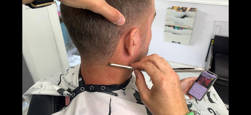 Barber Shop «Gonzalez Barber Shop», reviews and photos, 1845 N Bay Rd, Miami Beach, FL 33139, USA