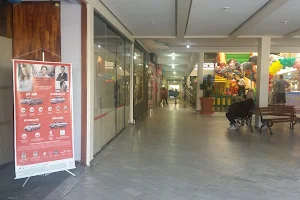 Galeria Shopping Center Salto image