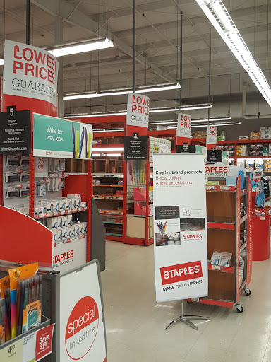 Office Supply Store «Staples», reviews and photos, 101 W Vine St, Kissimmee, FL 34741, USA