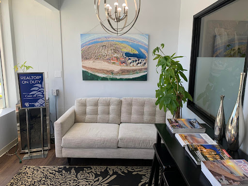 Amy Saflar Real Estate Broker image