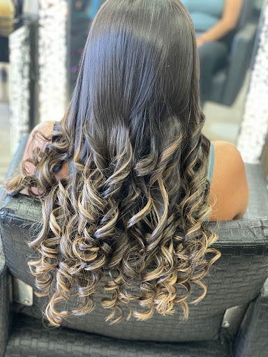 Beauty Salon «Mary Dominican Beauty Salon», reviews and photos, 736 Broadway, Newark, NJ 07104, USA