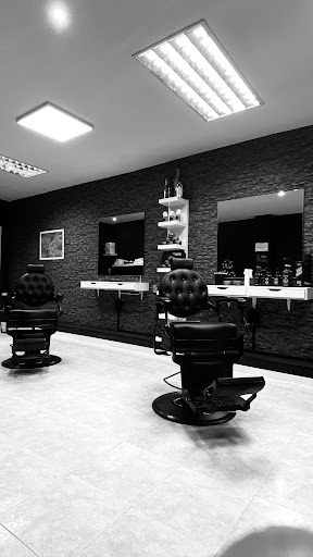 FARELX BARBER en Serranillos del Valle, Madrid