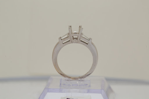 Jewelry Store «Select Jewelers, LLC», reviews and photos, 2221 S Voss Rd, Houston, TX 77057, USA