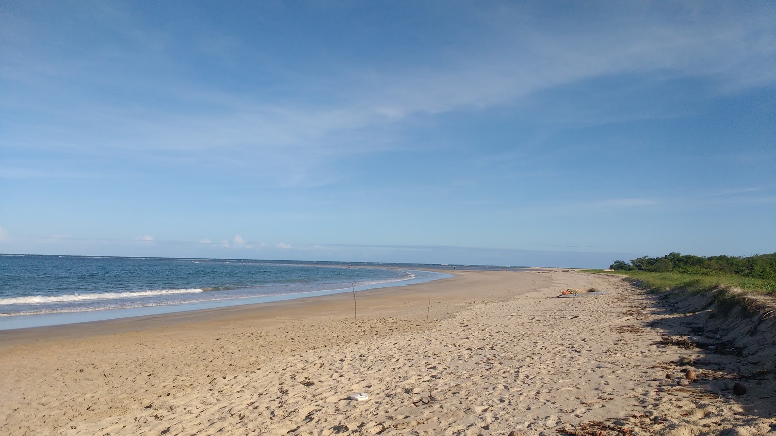 Zdjęcie Praia Boca da Barra z powierzchnią turkusowa czysta woda