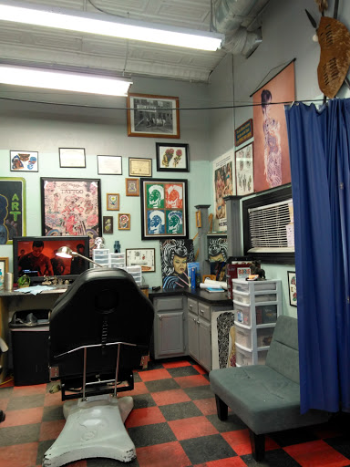 Tattoo Shop «Hall of Tattoos», reviews and photos, 328 E Main St, Norman, OK 73069, USA