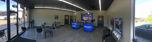 Auto Repair Shop «Autotire», reviews and photos, 85 Hilltop Village Center Dr, Eureka, MO 63025, USA