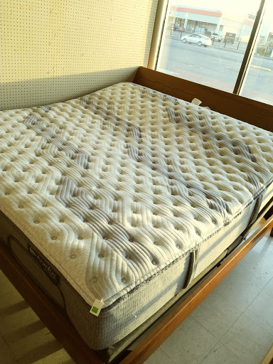 Thrift Store «TC Resale & Donation Thrift Store», reviews and photos, 5050 SE 82nd Ave, Portland, OR 97266, USA