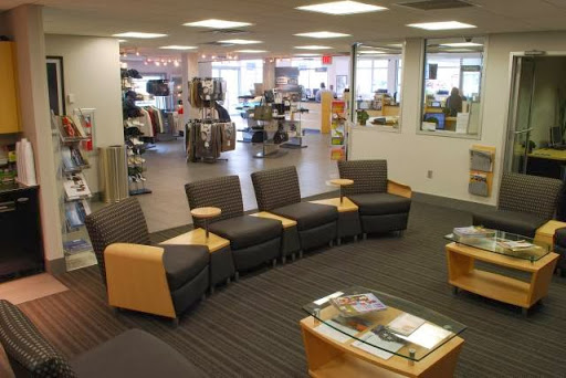 BMW Dealer «Thompson BMW», reviews and photos