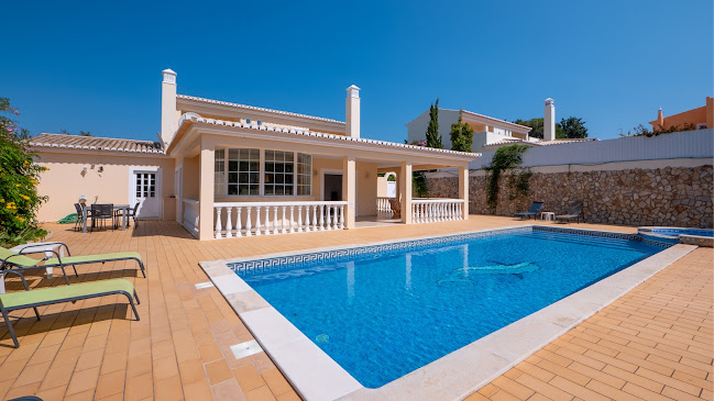 Comentários e avaliações sobre o Live Algarve Property ®‎