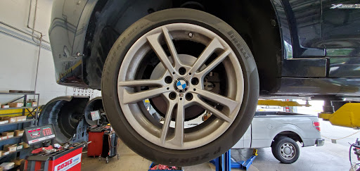 Tire Shop «Goodyear Auto Service Center», reviews and photos, 3690 Bird Rd, Coral Gables, FL 33133, USA