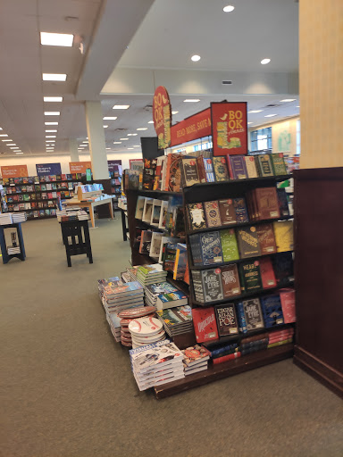 Book Store «Barnes & Noble», reviews and photos, 1245 NY-300, Newburgh, NY 12550, USA