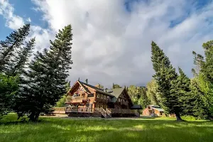 Cabin Creek Lodge image