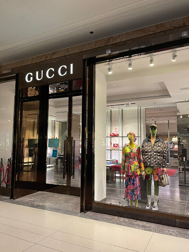 Shopping Mall «900 North Michigan Shops», reviews and photos, 900 N Michigan Ave, Chicago, IL 60611, USA