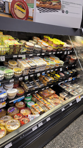 Supermarket «Publix Super Market at Country Club Plaza», reviews and photos, 18496 NW 67th Ave, Hialeah, FL 33015, USA